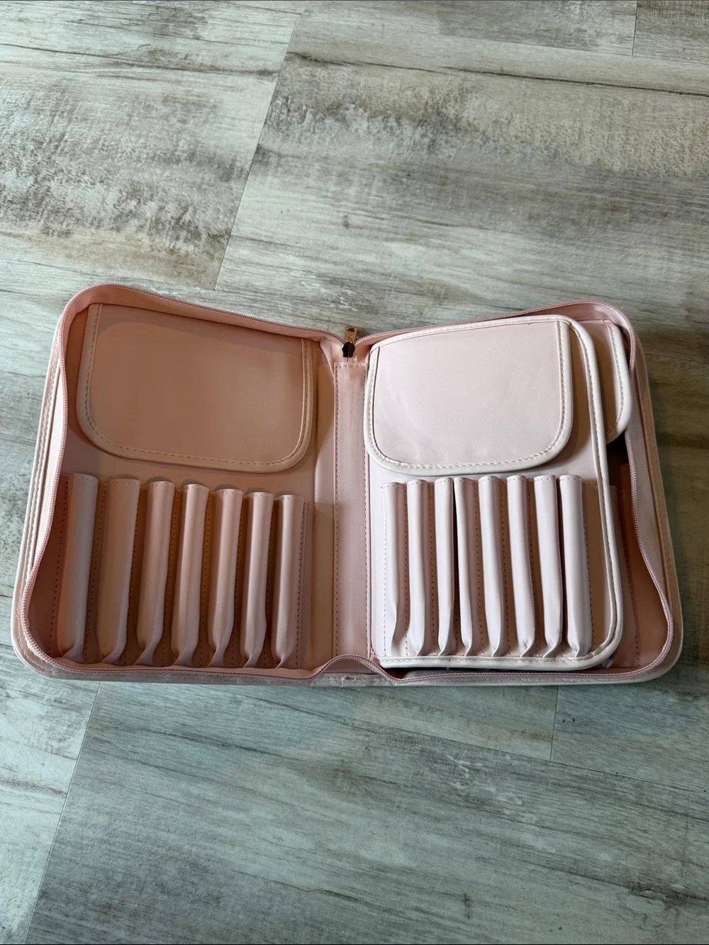 Luxie makeup brush